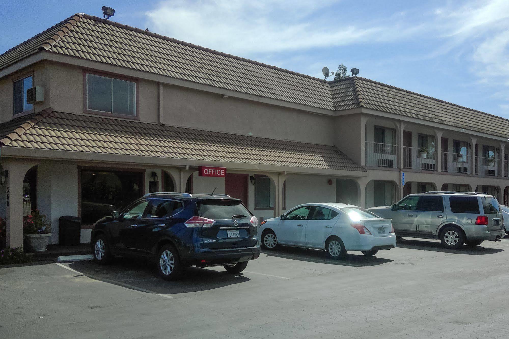 吉尔罗伊 伊克诺拉奇旅馆酒店 外观 照片