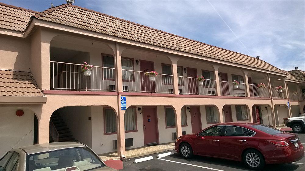 吉尔罗伊 伊克诺拉奇旅馆酒店 外观 照片